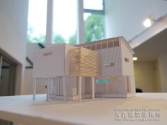自然素材と調和するモダンな家2