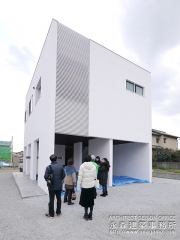 オープンハウス:『遊び心にあふれたスキップフロアの家』一日目1