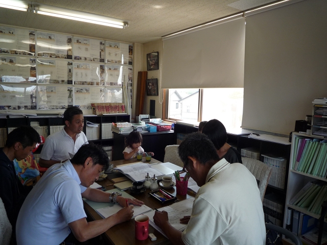 建具の打ち合わせ中!