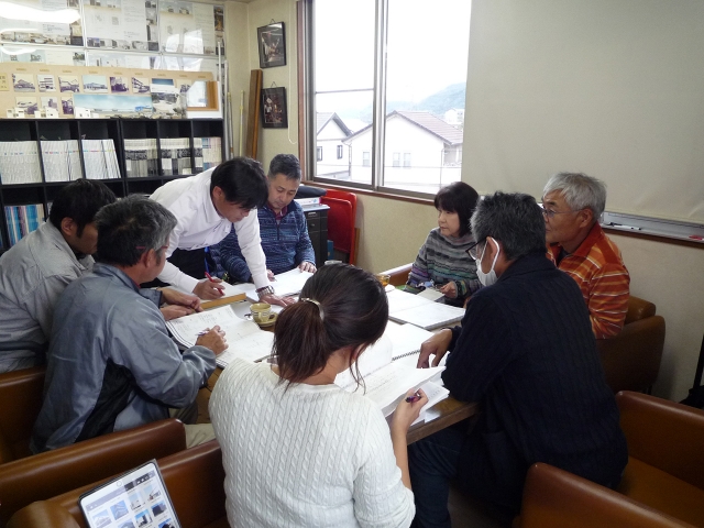 内部建具の打ち合わせ中!