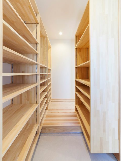 玄関横のシューズクローク2