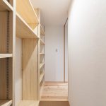 玄関横のシューズクローク1