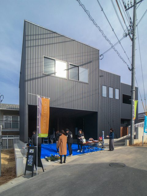 オープンハウス:「変形敷地に建つ明るく温かい家」1